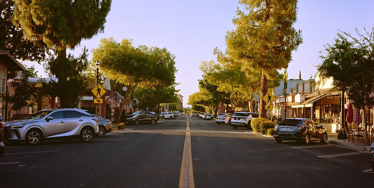 Clovis, CA commercial district