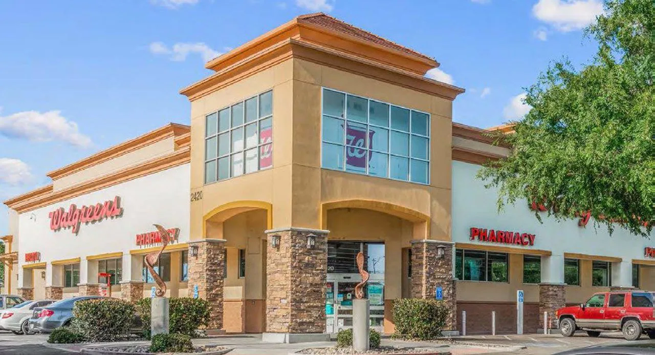 Commercial Roofing Along Blackstone Avenue, Fresno, CA